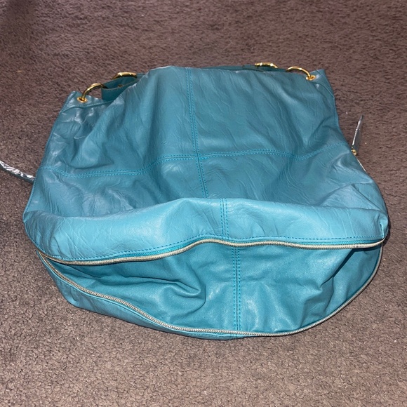 New Large MARK Expandable Turquoise Faux Leather Hobo Shoulder Bag - Picture 5 of 5